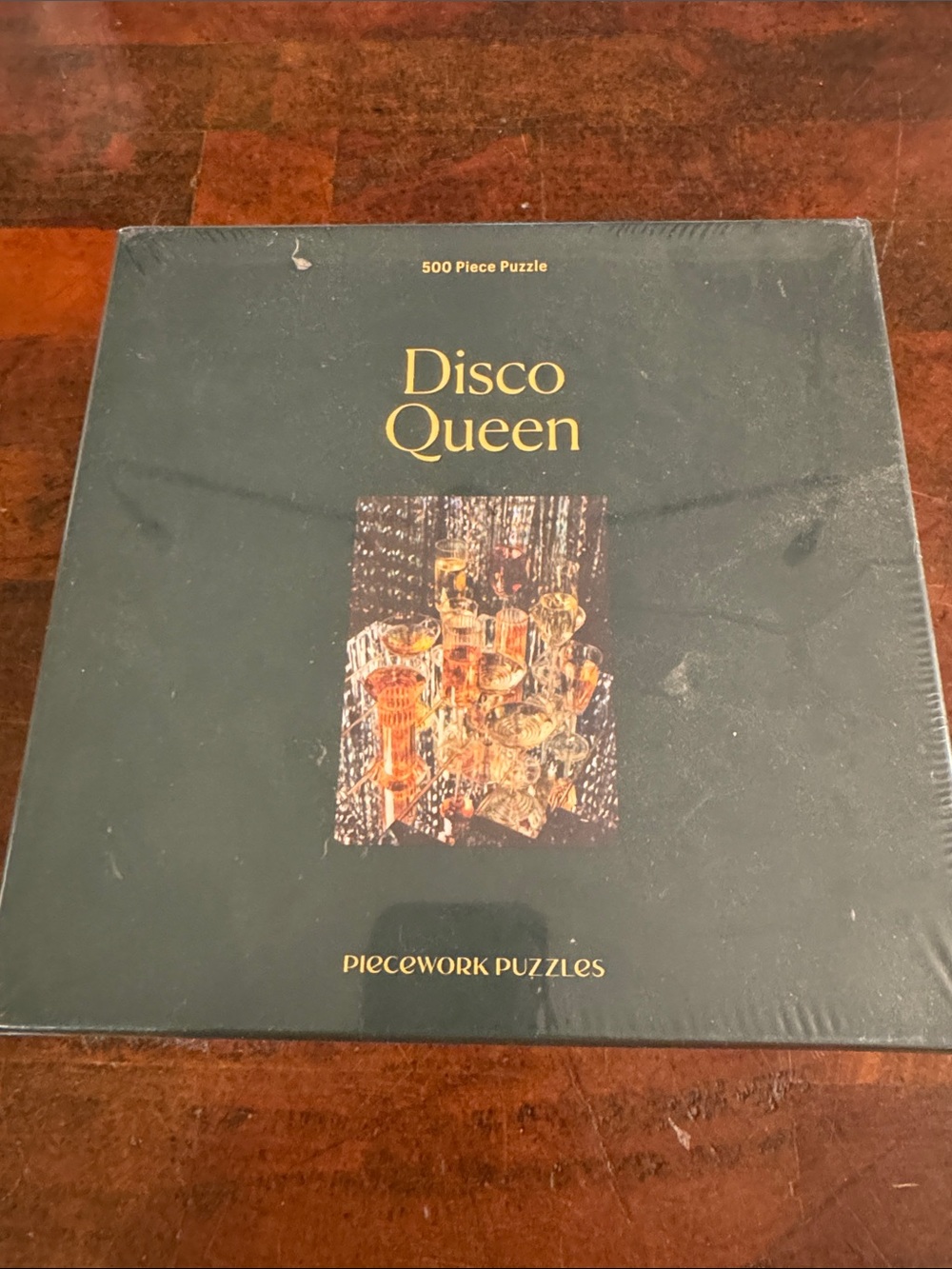 Disco Queen 500-Piece Puzzle - Black with Gold Accents